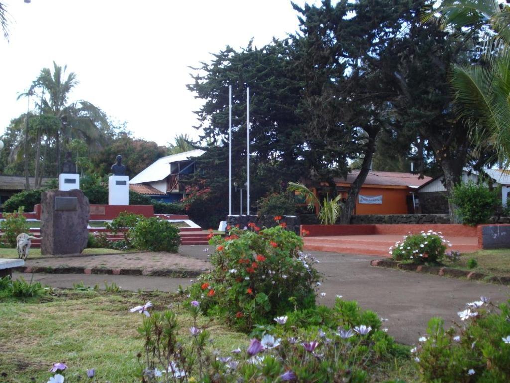 Hotel Hanau'Eepe Hanga Roa Exterior foto